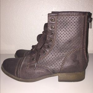Brown cute combat boots!